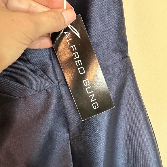 NWT Alfred Sung One-Shoulder Satin Twill Trumpet Gown Midnight Navy size 4 - Picture 5 of 8